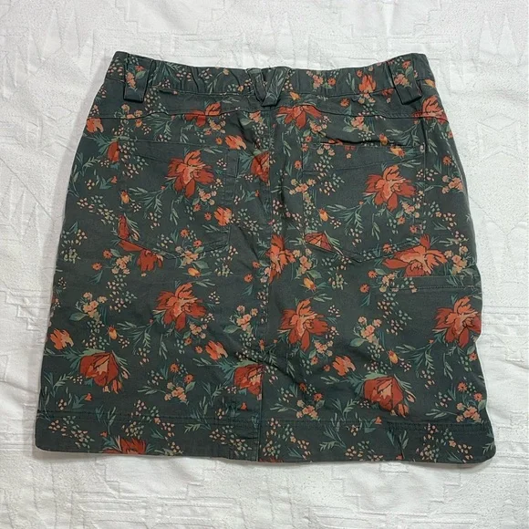Rootstock Gardening Skort Floral Design Dusty Blue Coral & Pink Pockets Size 10